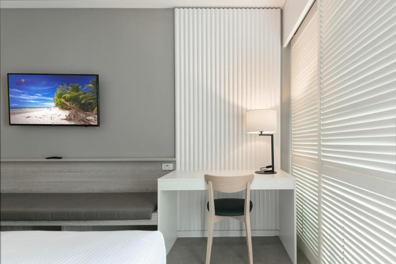 Beach Club Port Douglas Luxury Apartments Bagian luar foto
